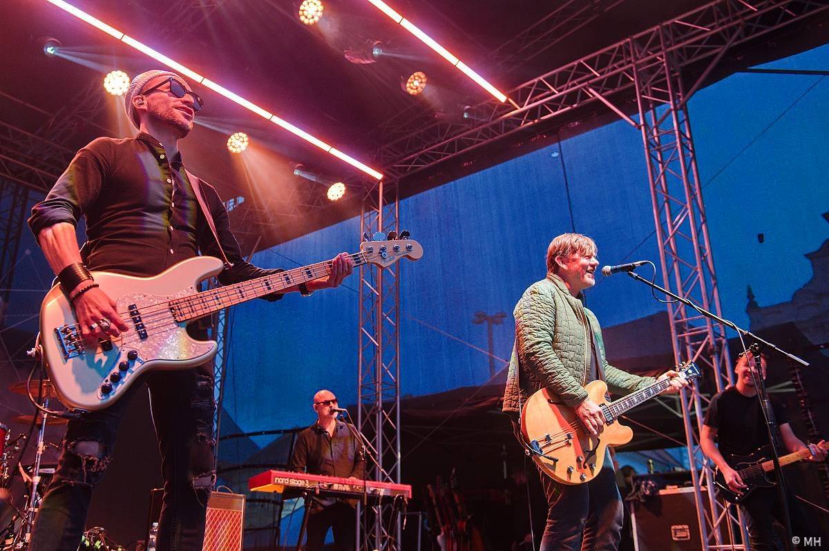 Michal Hrůza a Olympic zpívali v Plzni pro kulturu