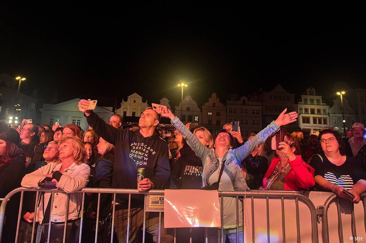 Michal Hrůza a Olympic zpívali v Plzni pro kulturu