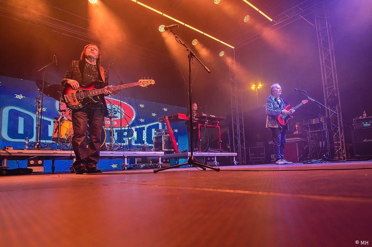 Michal Hrůza a Olympic zpívali v Plzni pro kulturu