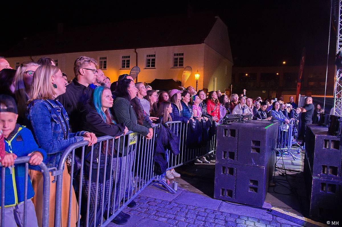 Chinaski oslavovali v létě svobodu, poslední koncert turné odehráli v Plzni