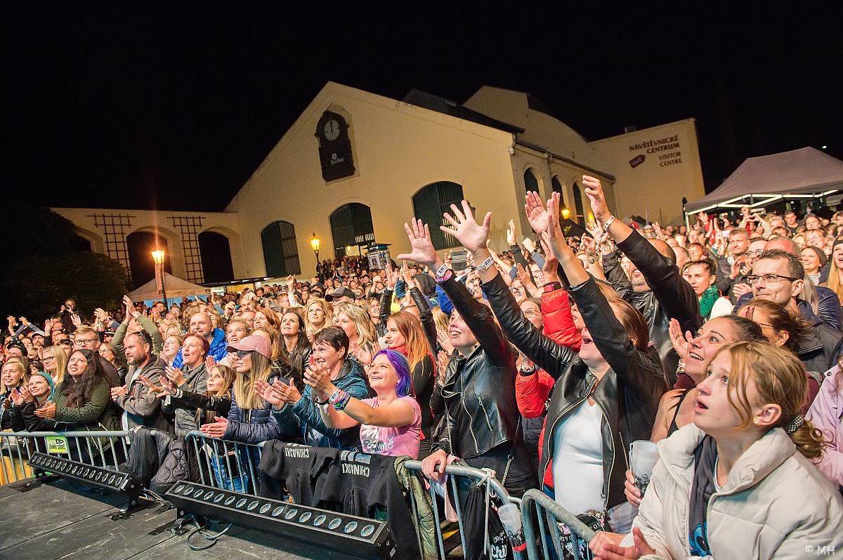 Chinaski oslavovali v létě svobodu, poslední koncert turné odehráli v Plzni