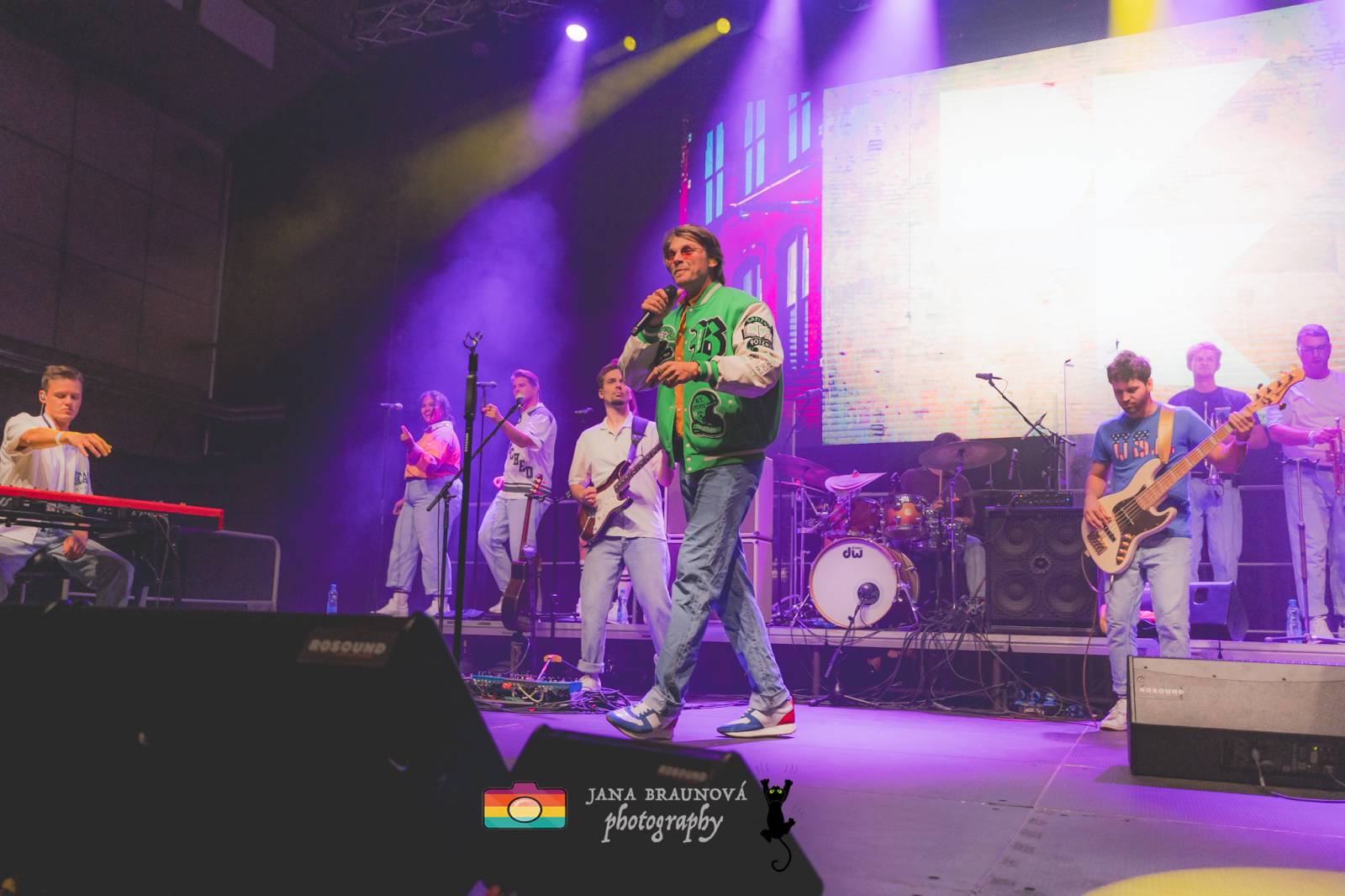 Vojtěch Dyk v Plzni zahájil turné V Přítomnosti. Vzpomínal na tátu i účast na Žebříku