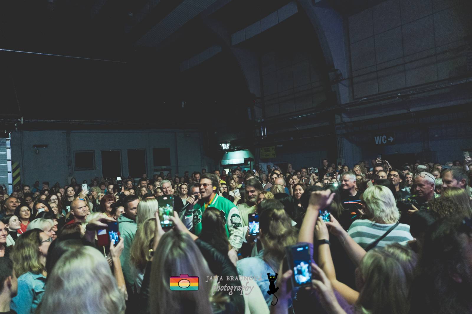 Vojtěch Dyk v Plzni zahájil turné V Přítomnosti. Vzpomínal na tátu i účast na Žebříku