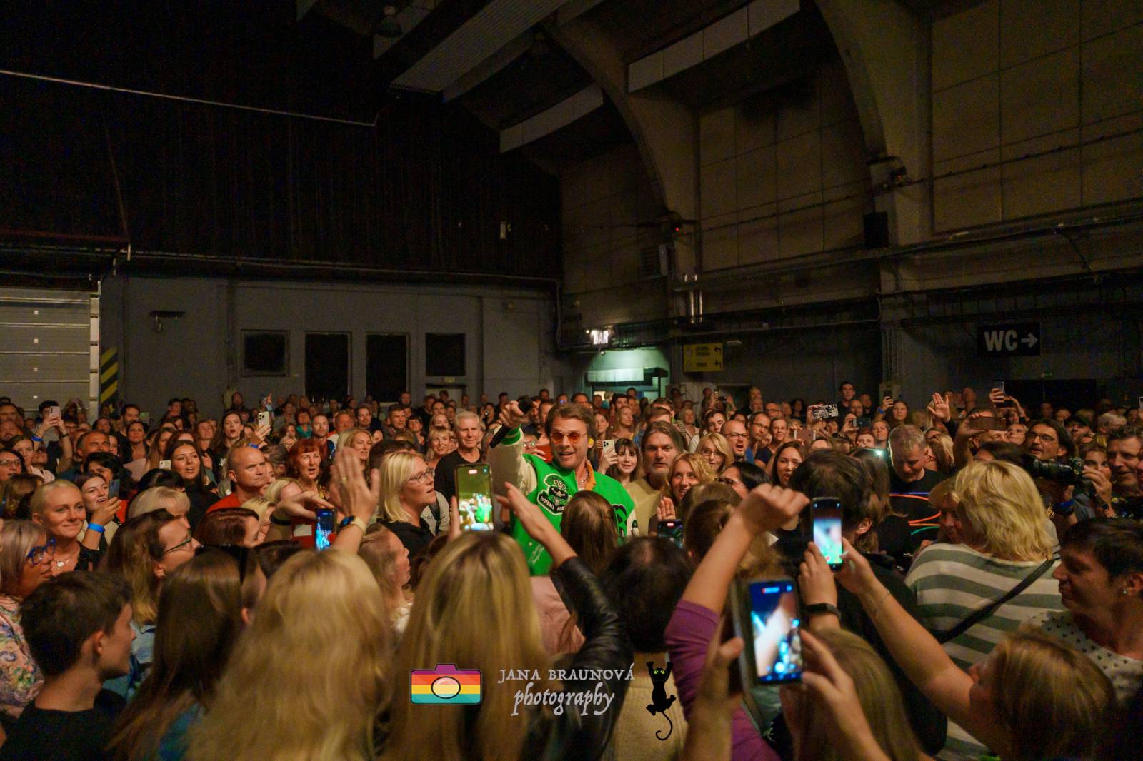 Vojtěch Dyk v Plzni zahájil turné V Přítomnosti. Vzpomínal na tátu i účast na Žebříku