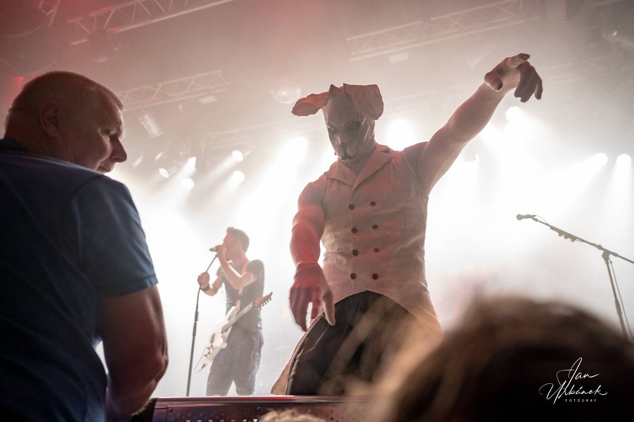 Frog Leap se vrátil do Prahy, vsadil na menší prostory a kontakt s publikem