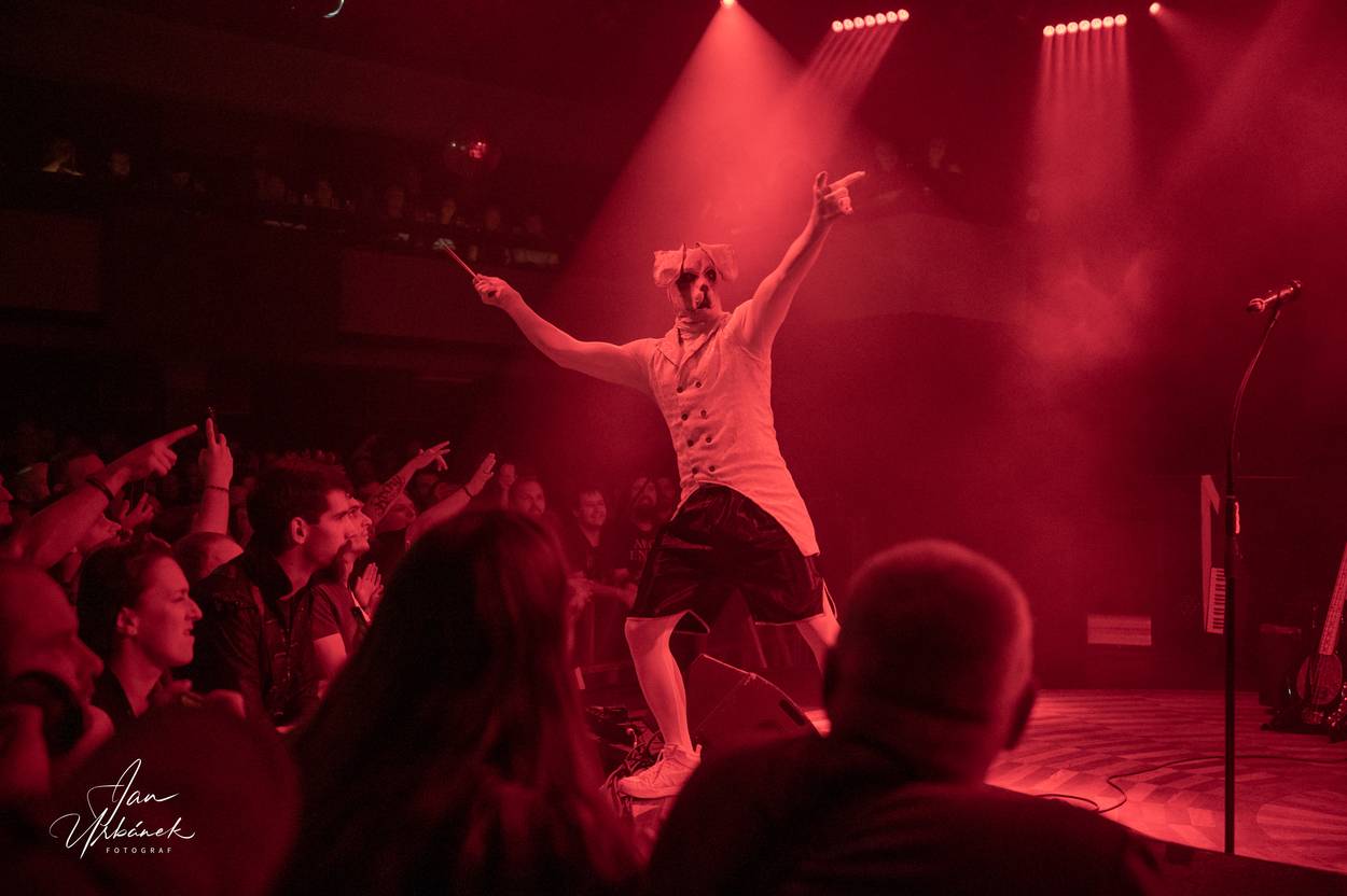 Frog Leap se vrátil do Prahy, vsadil na menší prostory a kontakt s publikem