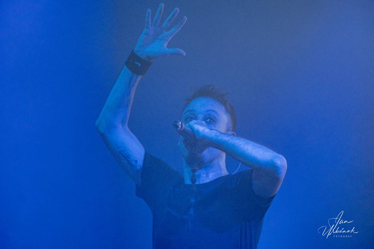 Frog Leap se vrátil do Prahy, vsadil na menší prostory a kontakt s publikem