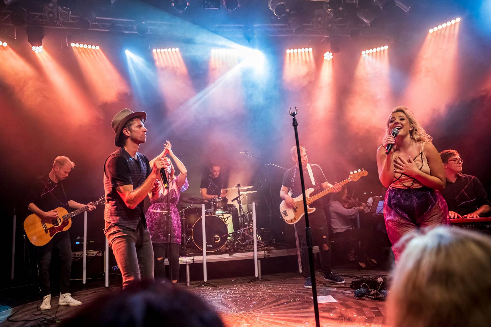 Anna Julie Slováčková pokřtila album Osudová, mezi hosty nechyběli Pokáč, Milan Peroutka nebo Marta Jandová