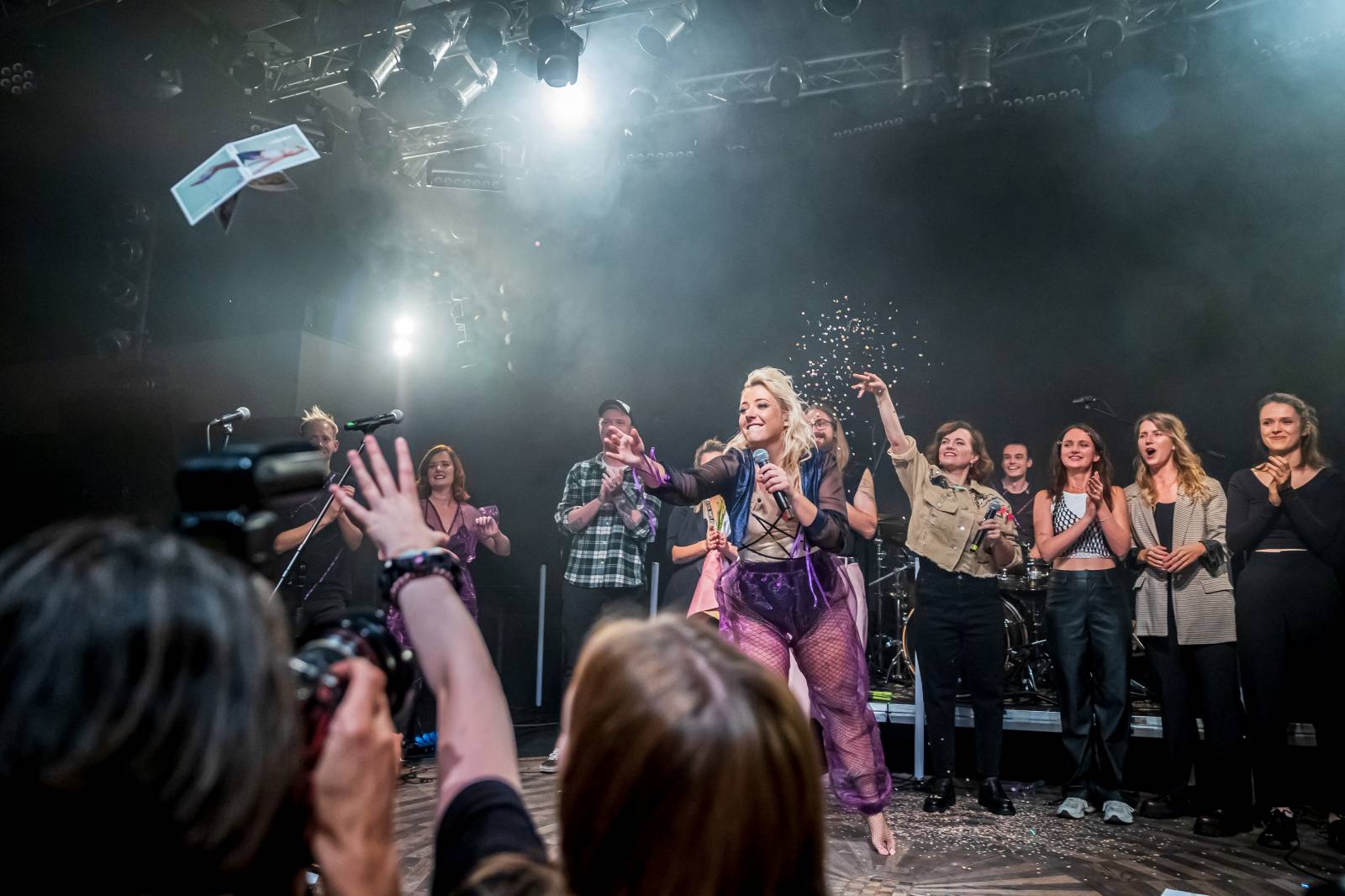 Anna Julie Slováčková pokřtila album Osudová, mezi hosty nechyběli Pokáč, Milan Peroutka nebo Marta Jandová