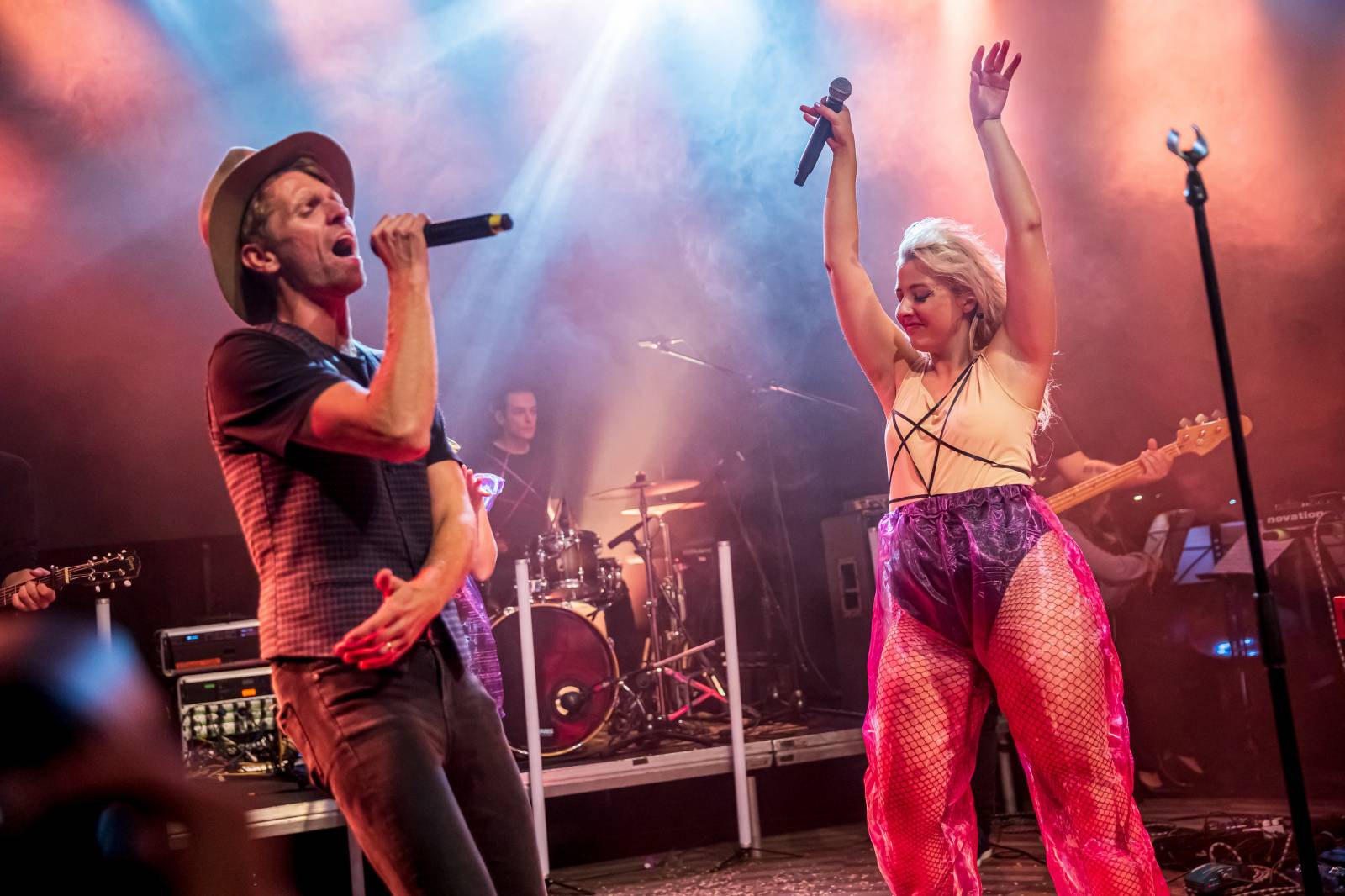 Anna Julie Slováčková pokřtila album Osudová, mezi hosty nechyběli Pokáč, Milan Peroutka nebo Marta Jandová