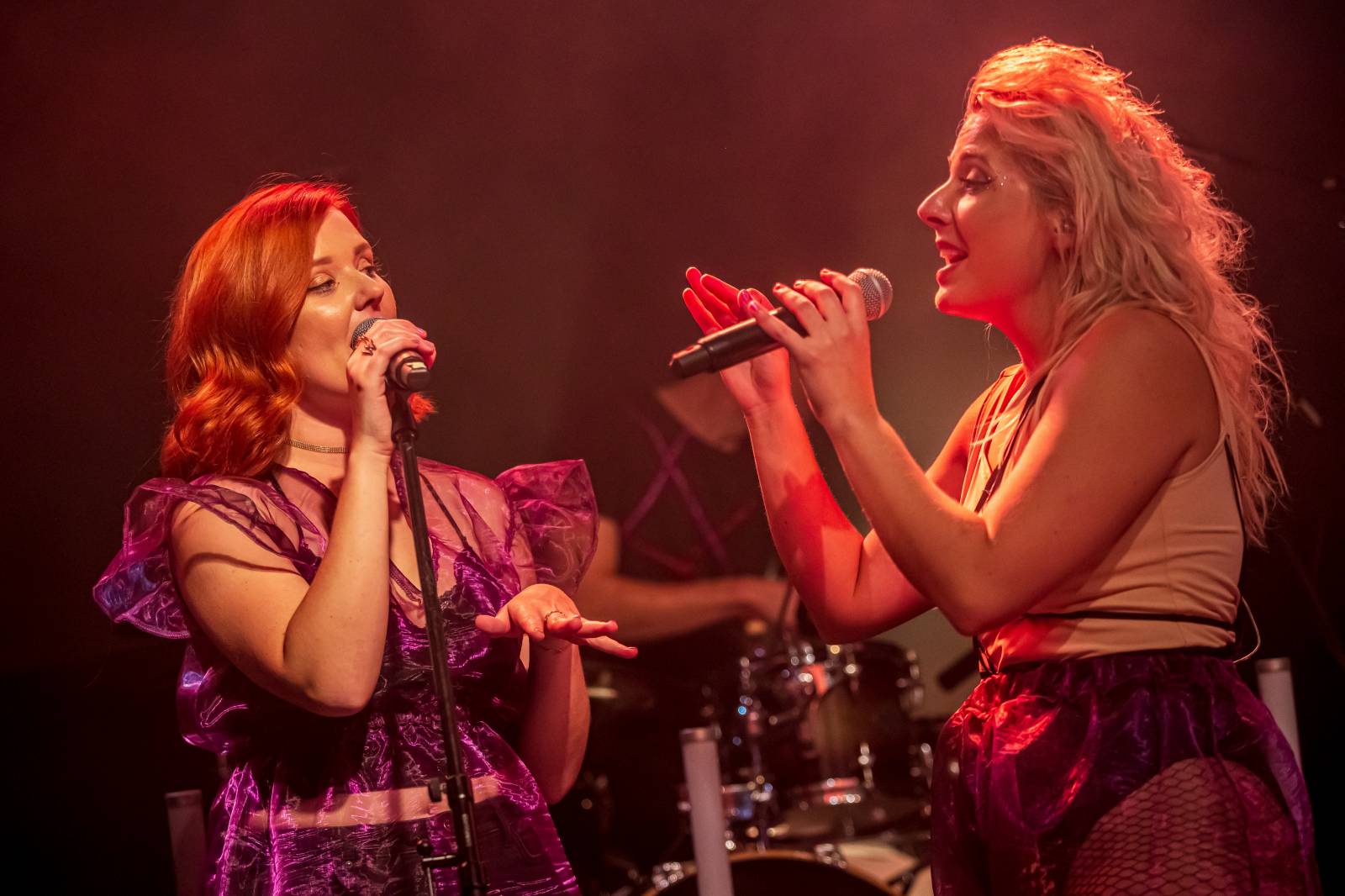 Anna Julie Slováčková pokřtila album Osudová, mezi hosty nechyběli Pokáč, Milan Peroutka nebo Marta Jandová