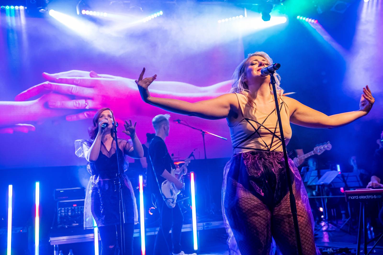 Anna Julie Slováčková pokřtila album Osudová, mezi hosty nechyběli Pokáč, Milan Peroutka nebo Marta Jandová