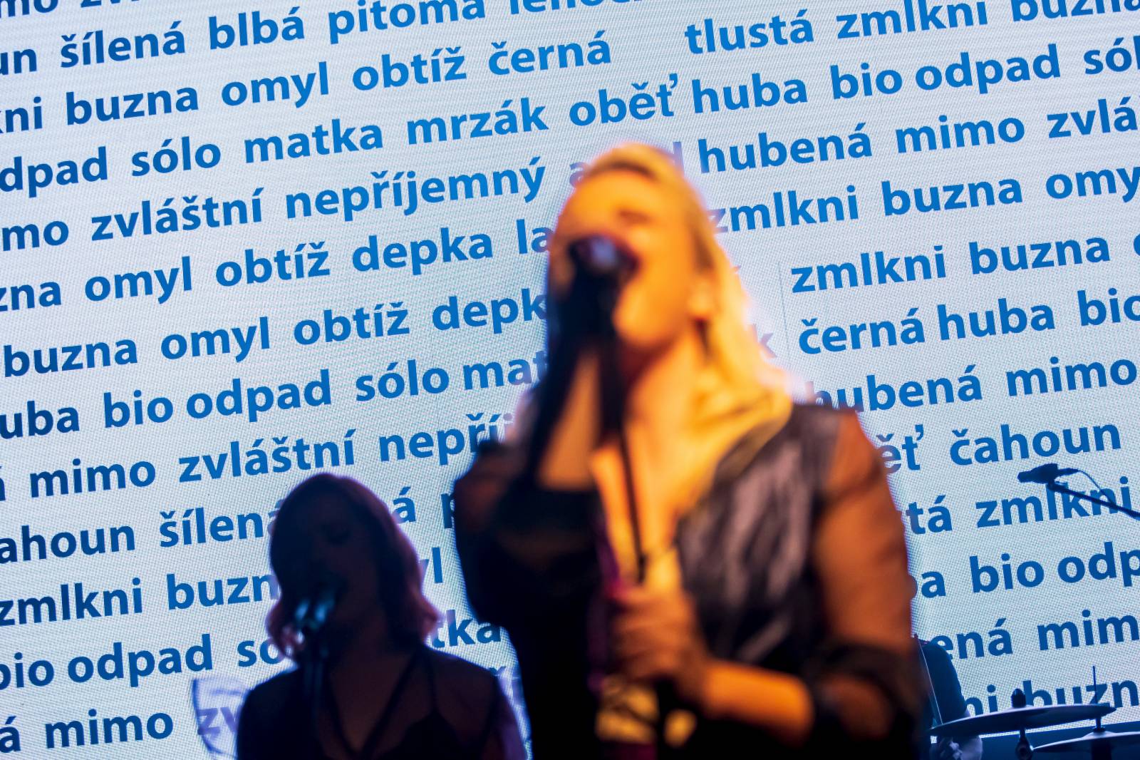 Anna Julie Slováčková pokřtila album Osudová, mezi hosty nechyběli Pokáč, Milan Peroutka nebo Marta Jandová