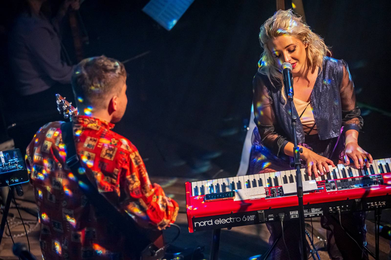 Anna Julie Slováčková pokřtila album Osudová, mezi hosty nechyběli Pokáč, Milan Peroutka nebo Marta Jandová