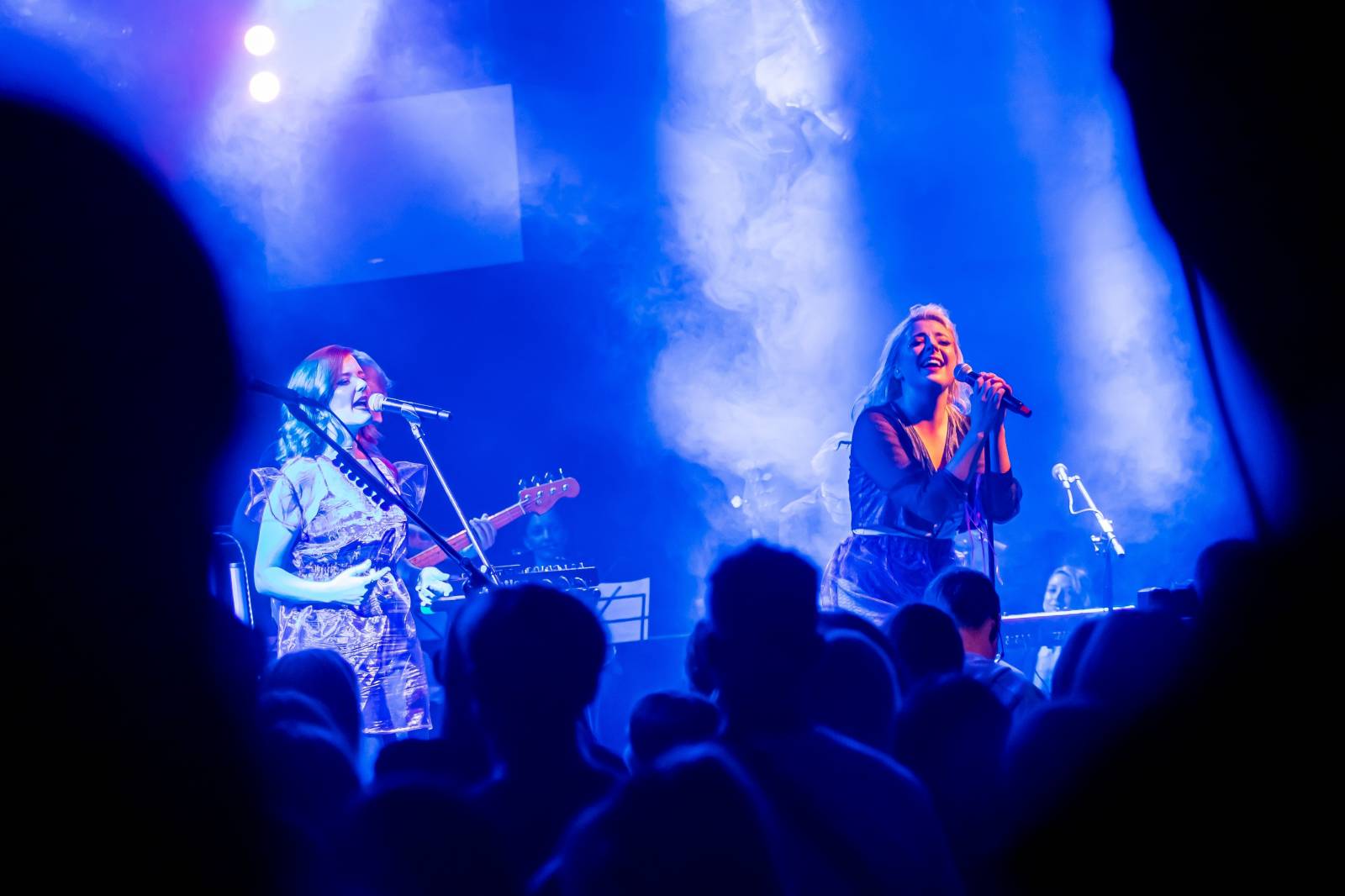 Anna Julie Slováčková pokřtila album Osudová, mezi hosty nechyběli Pokáč, Milan Peroutka nebo Marta Jandová