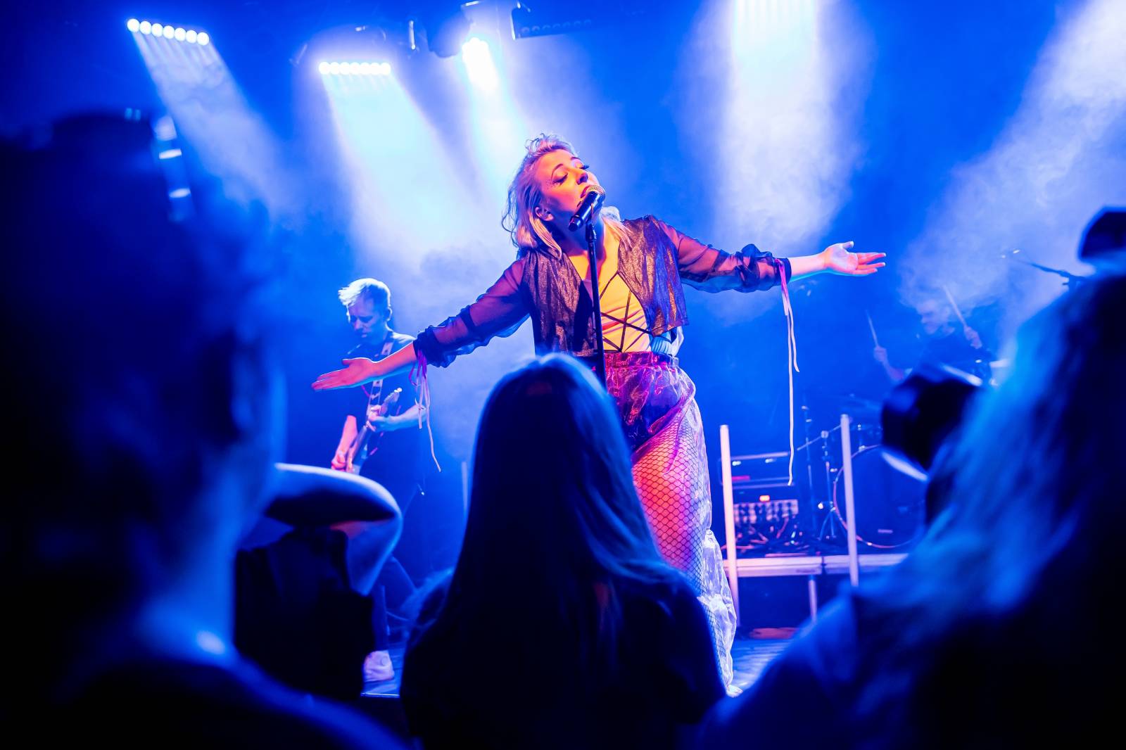 Anna Julie Slováčková pokřtila album Osudová, mezi hosty nechyběli Pokáč, Milan Peroutka nebo Marta Jandová