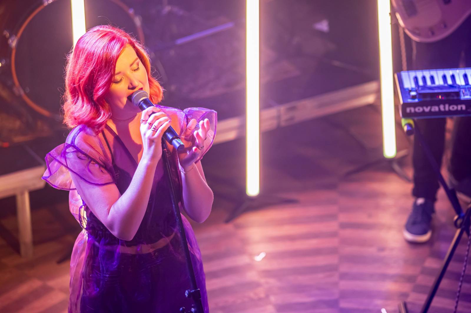 Anna Julie Slováčková pokřtila album Osudová, mezi hosty nechyběli Pokáč, Milan Peroutka nebo Marta Jandová