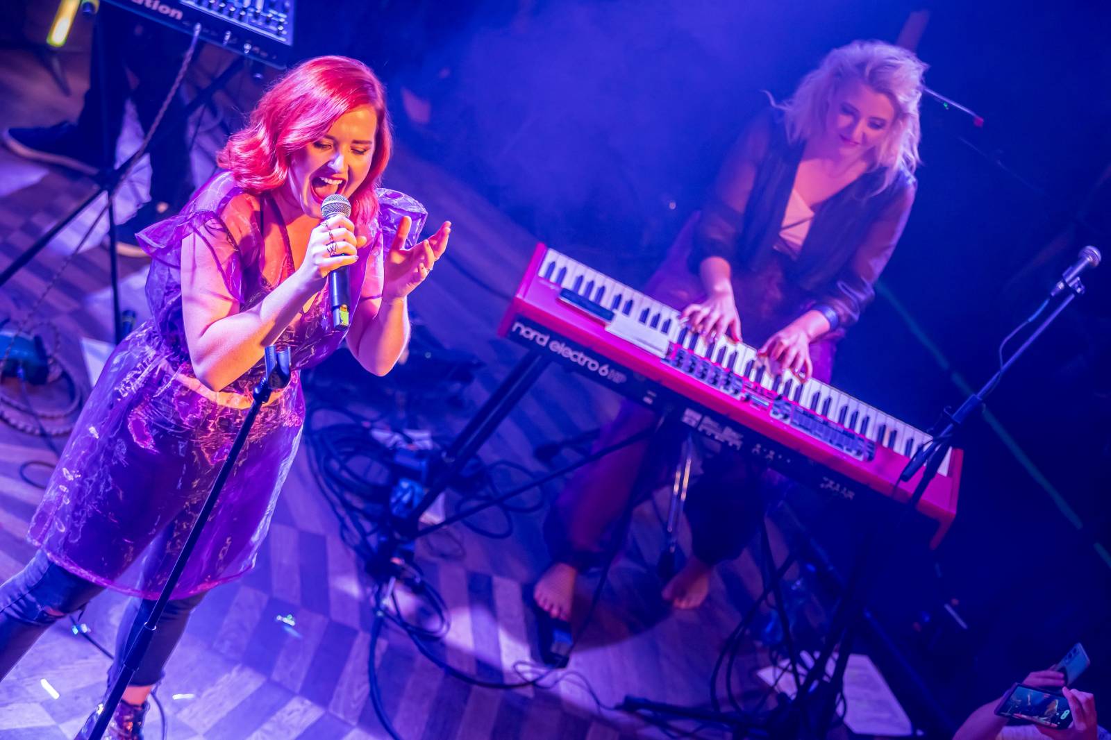 Anna Julie Slováčková pokřtila album Osudová, mezi hosty nechyběli Pokáč, Milan Peroutka nebo Marta Jandová