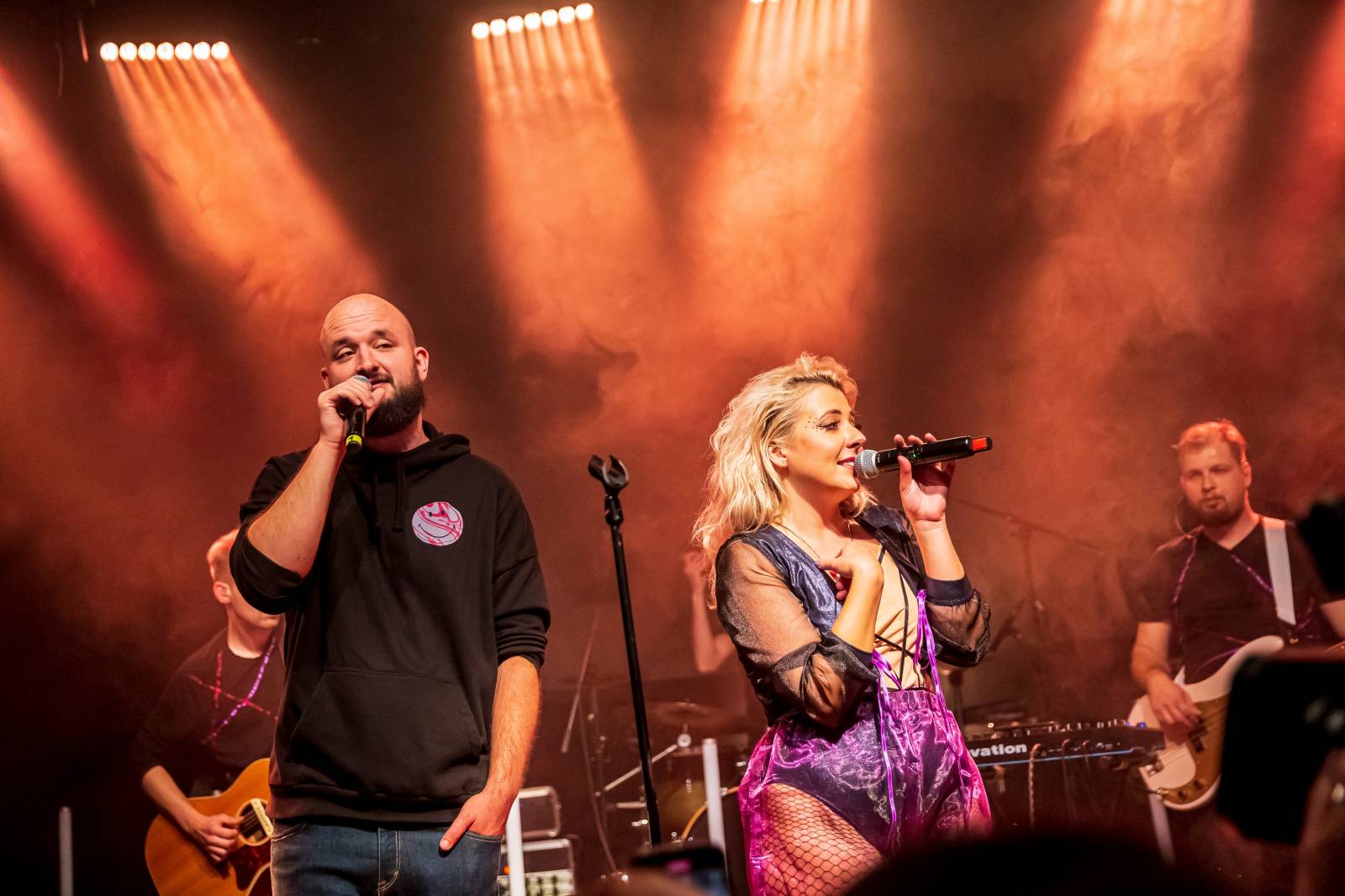 Anna Julie Slováčková pokřtila album Osudová, mezi hosty nechyběli Pokáč, Milan Peroutka nebo Marta Jandová