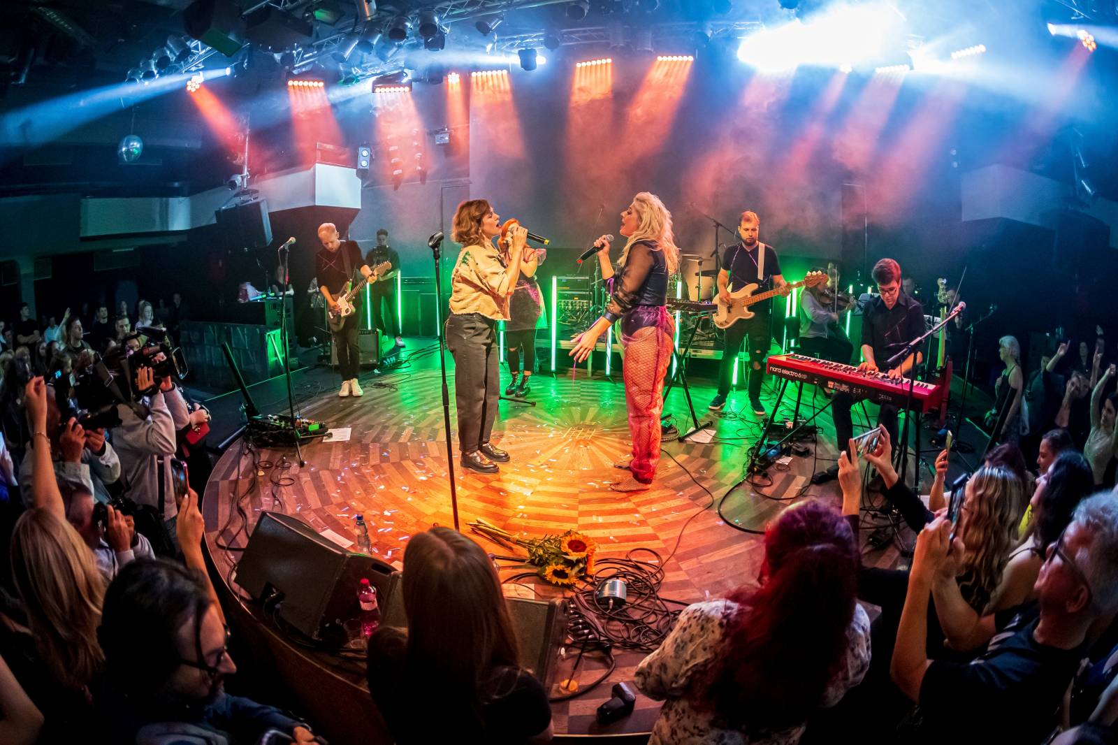 Anna Julie Slováčková pokřtila album Osudová, mezi hosty nechyběli Pokáč, Milan Peroutka nebo Marta Jandová