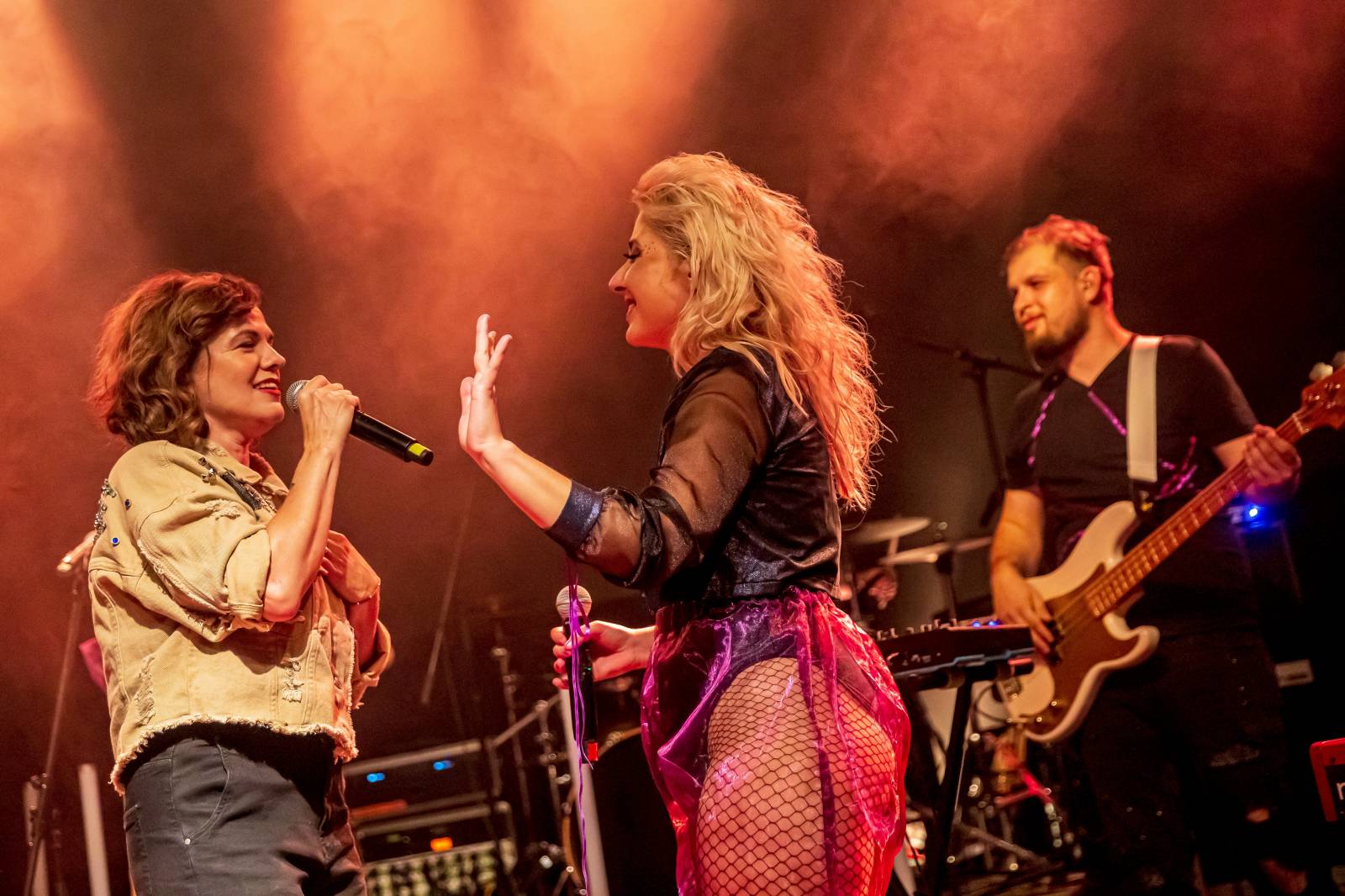 Anna Julie Slováčková pokřtila album Osudová, mezi hosty nechyběli Pokáč, Milan Peroutka nebo Marta Jandová