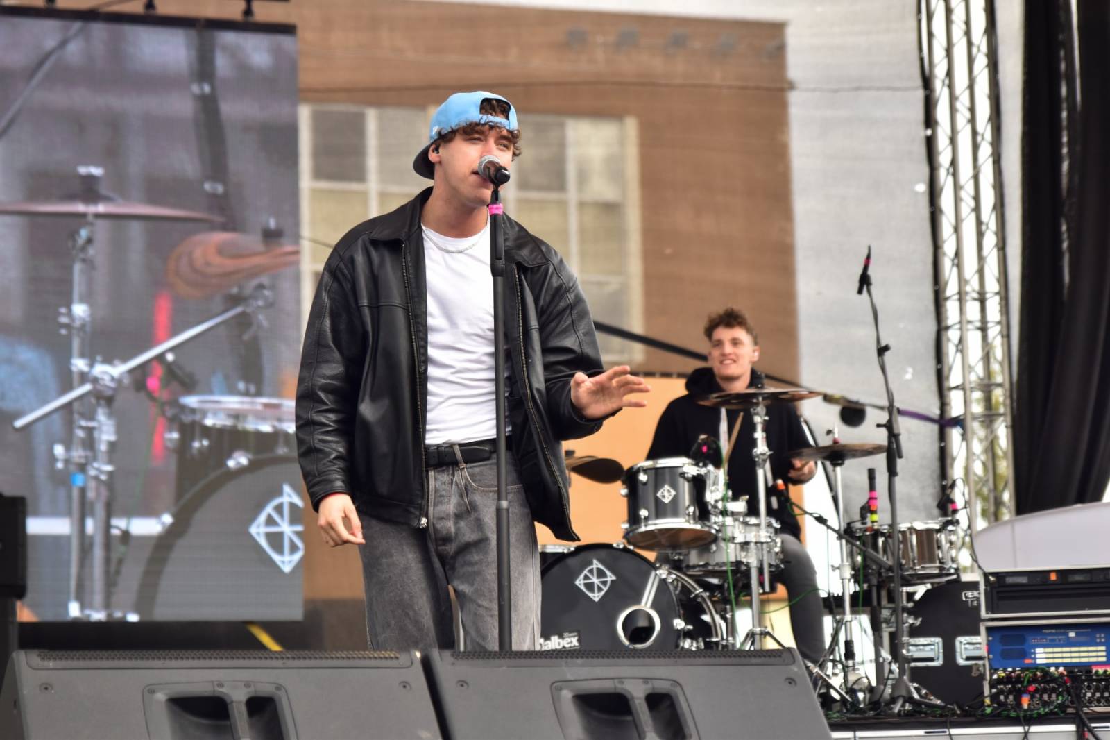 Druhý den Pilsner Festu zahájil Sofian MedjMedj, zahráli i Mig 21, Tata Bojs a J.A.R.