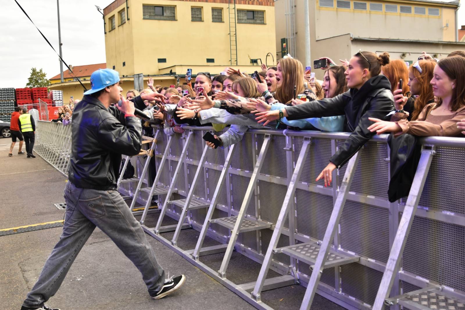 Druhý den Pilsner Festu zahájil Sofian MedjMedj, zahráli i Mig 21, Tata Bojs a J.A.R.