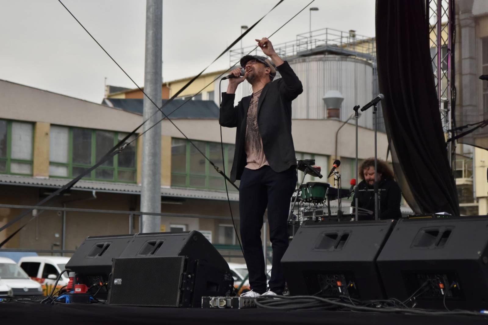 Druhý den Pilsner Festu zahájil Sofian MedjMedj, zahráli i Mig 21, Tata Bojs a J.A.R.