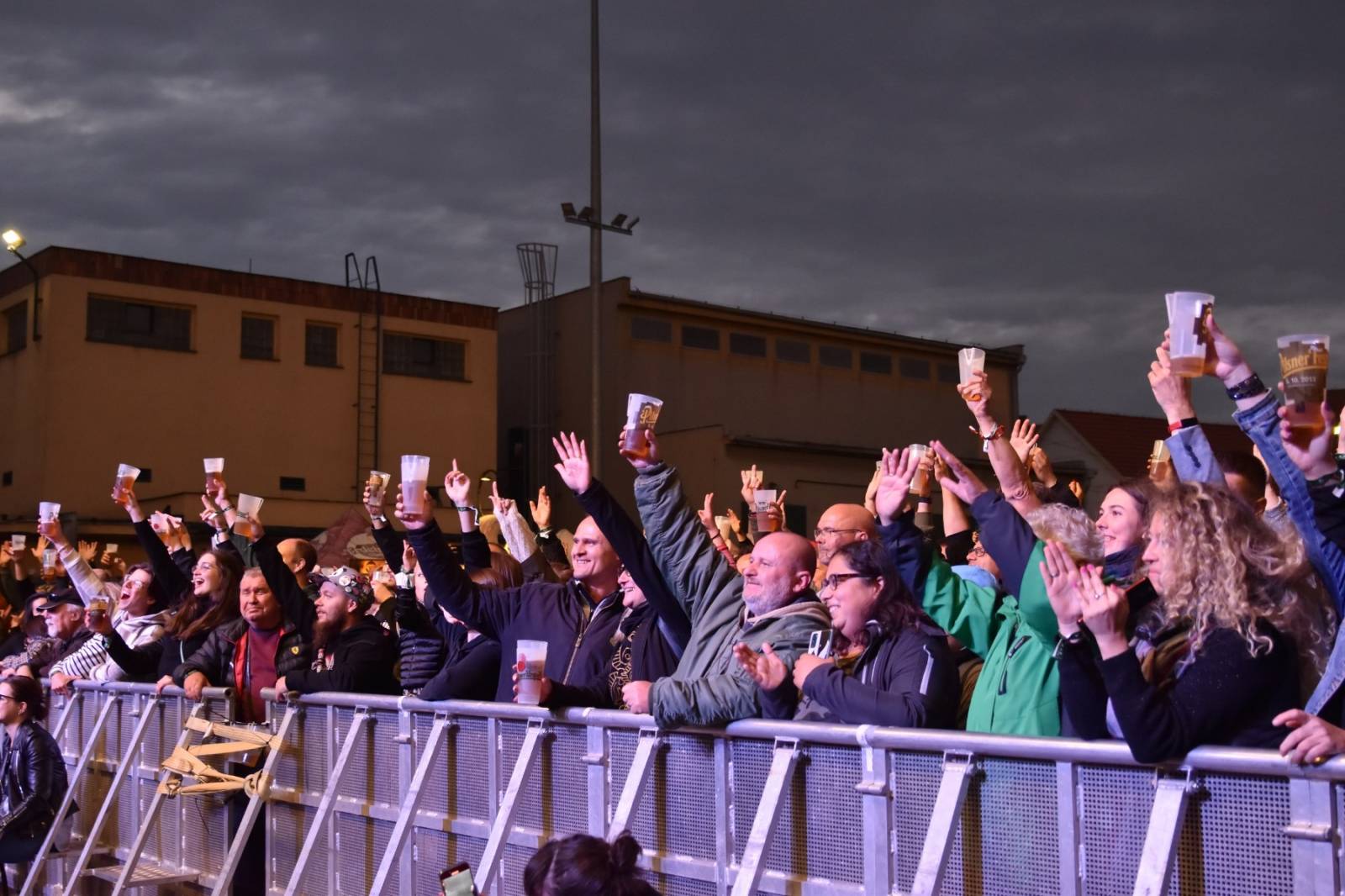 Druhý den Pilsner Festu zahájil Sofian MedjMedj, zahráli i Mig 21, Tata Bojs a J.A.R.