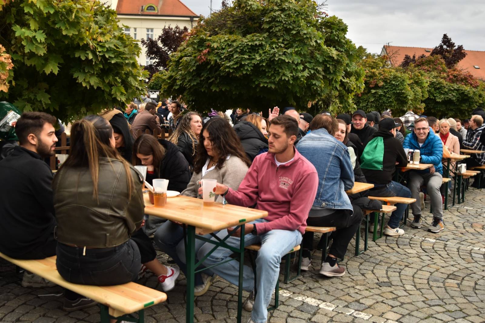 Druhý den Pilsner Festu zahájil Sofian MedjMedj, zahráli i Mig 21, Tata Bojs a J.A.R.