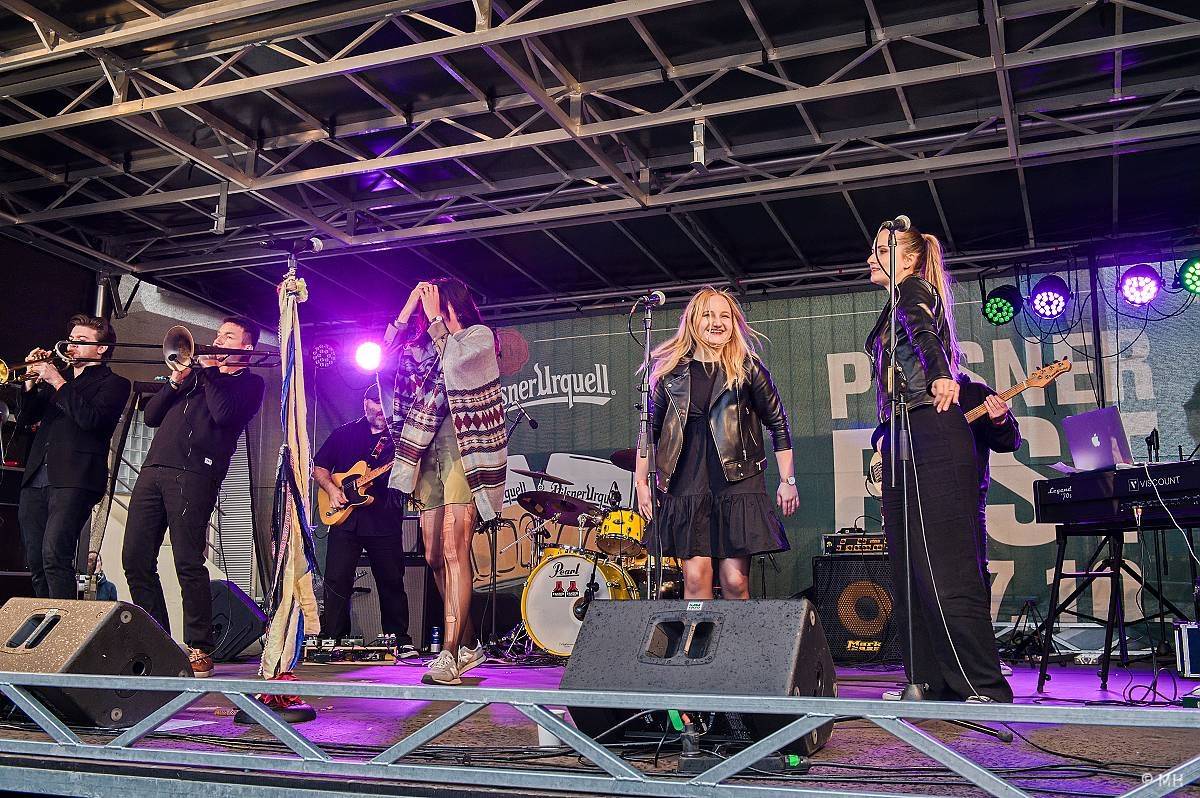 Sobota patřila v Plzni oslavám piva, zahráli Mig 21, Tata Bojs i J.A.R. 