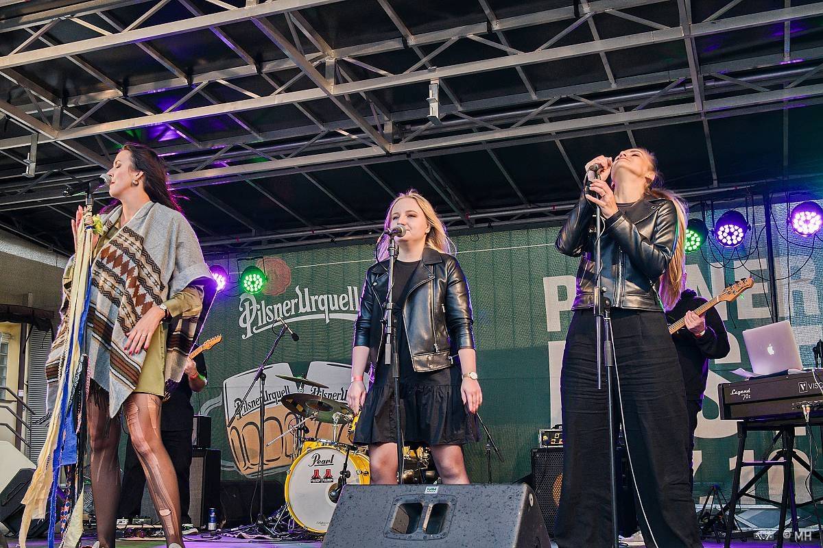 Sobota patřila v Plzni oslavám piva, zahráli Mig 21, Tata Bojs i J.A.R. 