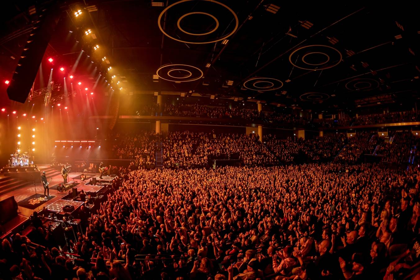 Škwor dvakrát vyprodal O2 universum, oslavil tam čtvrtstoletí i Zlatou desku