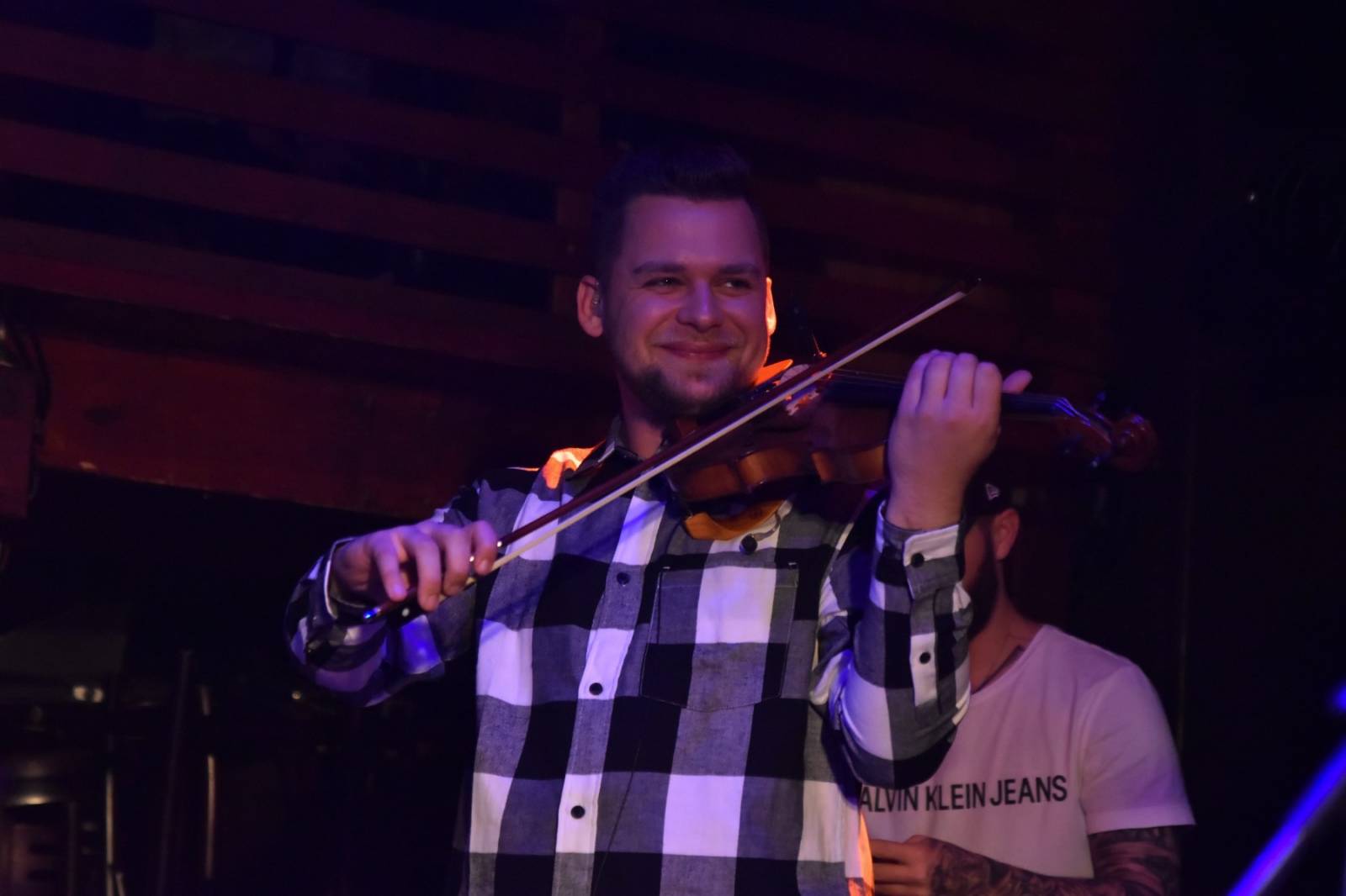 Michal Horák rozezpíval plzeňské fanoušky