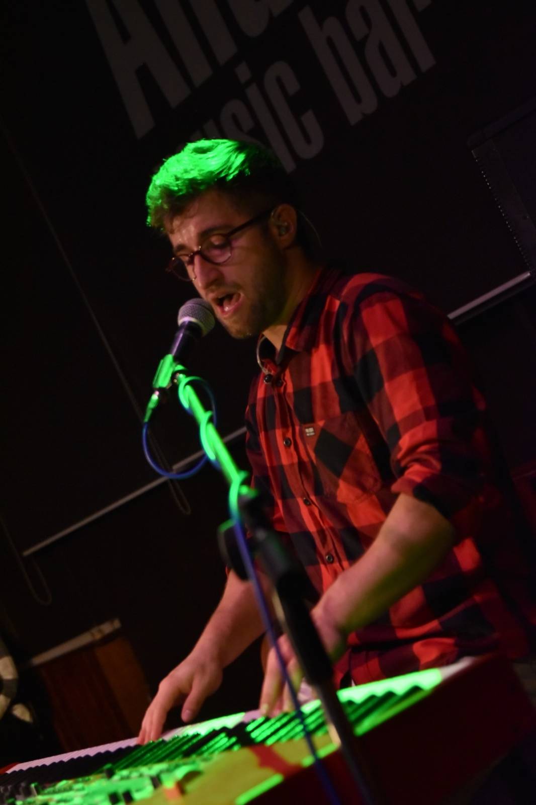 Michal Horák rozezpíval plzeňské fanoušky