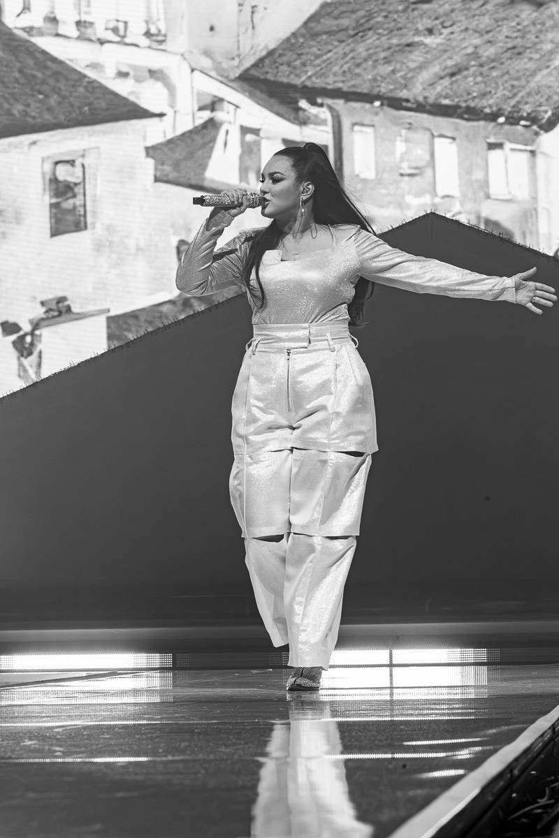 Božská Ewa. Farna dojímala i rozesmívala, O2 arena jí tleskala vestoje