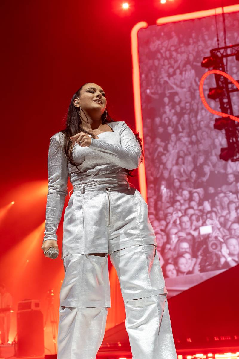 Božská Ewa. Farna dojímala i rozesmívala, O2 arena jí tleskala vestoje