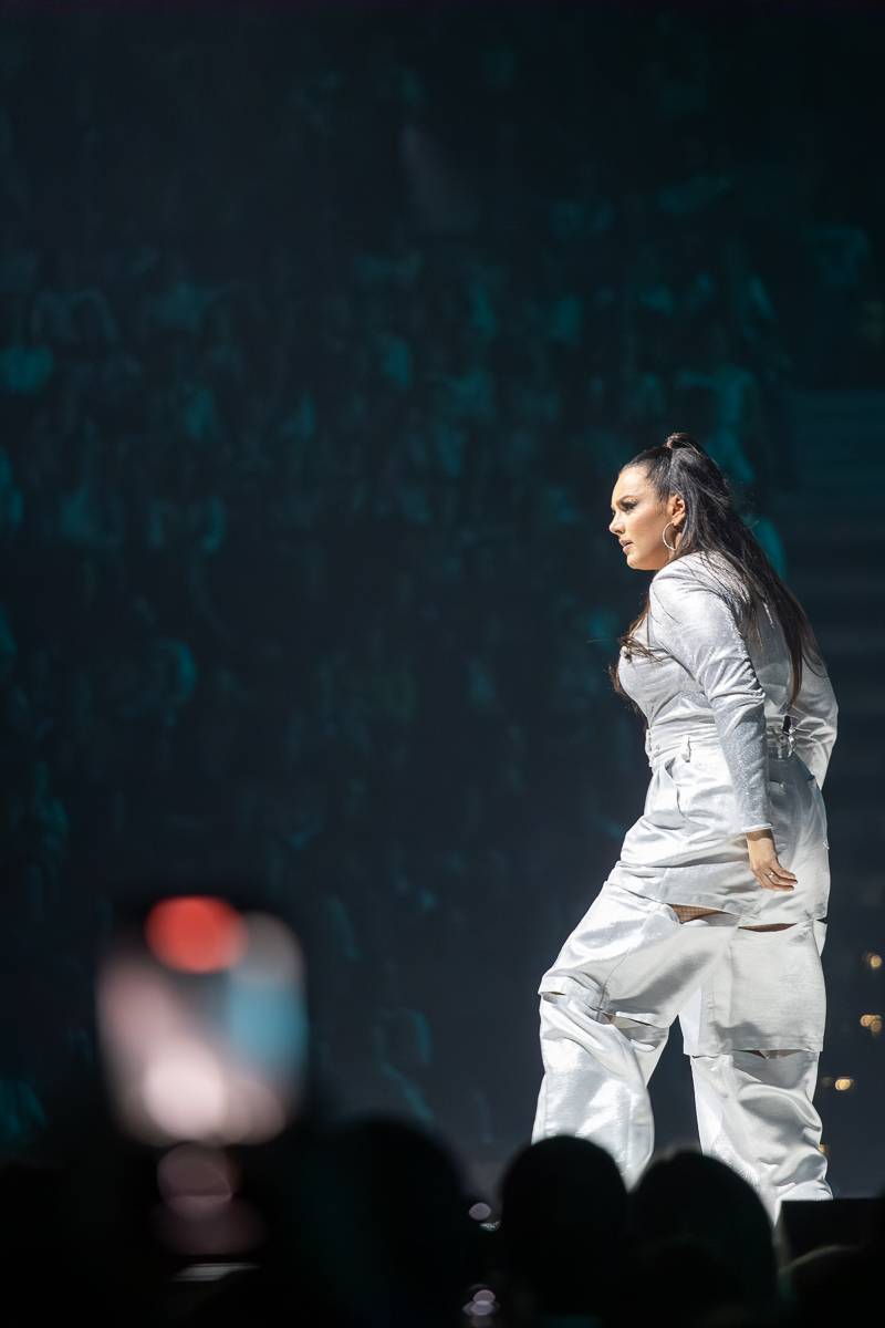 Božská Ewa. Farna dojímala i rozesmívala, O2 arena jí tleskala vestoje