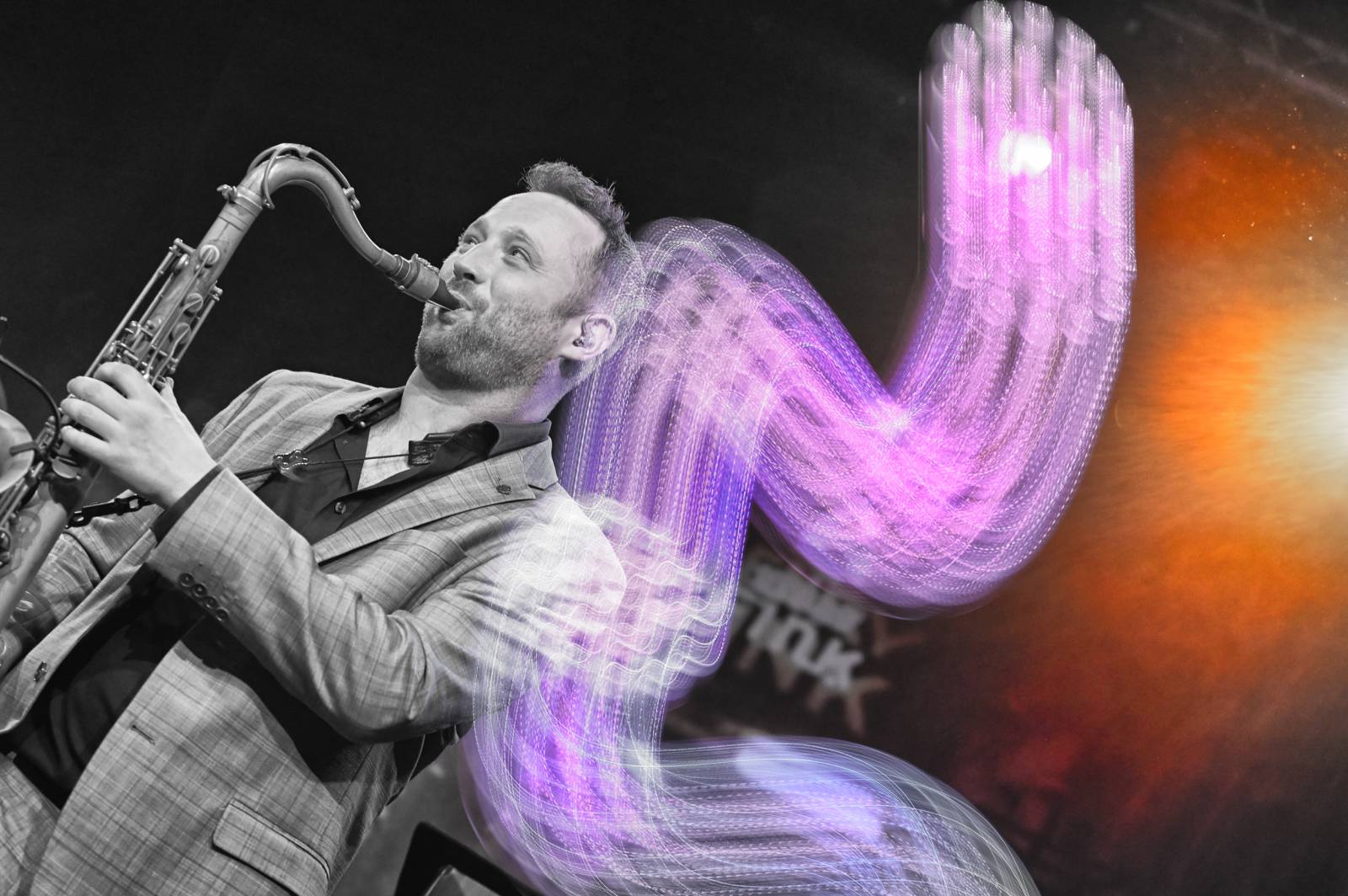 Dobové oblečky a současné hity v retro kabátu. Postmodern Jukebox se vrátil do Prahy