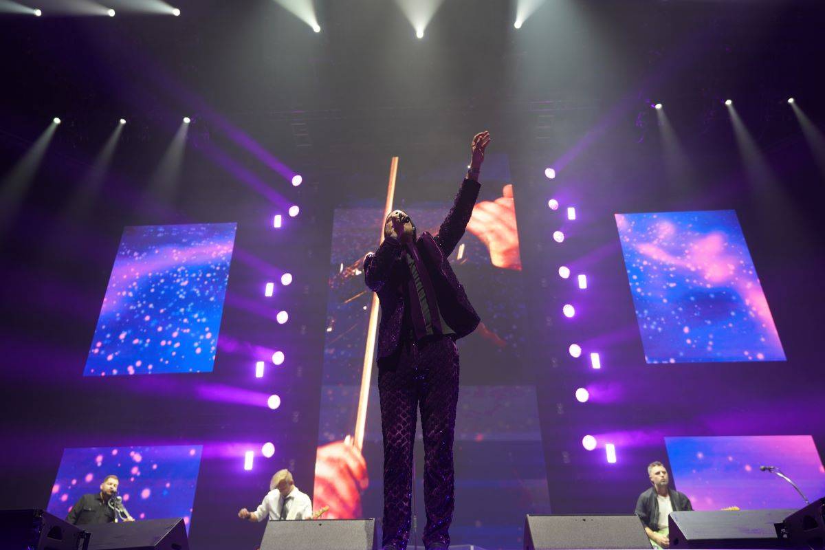 Český mejdan v O2 areně rozjeli Chinaski, Olympic, Čechomor s Lucií Bílou i O5 a Radeček