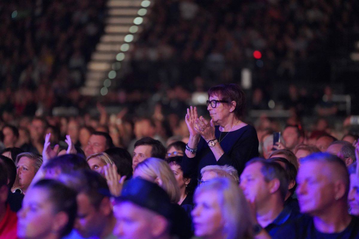 Český mejdan v O2 areně rozjeli Chinaski, Olympic, Čechomor s Lucií Bílou i O5 a Radeček