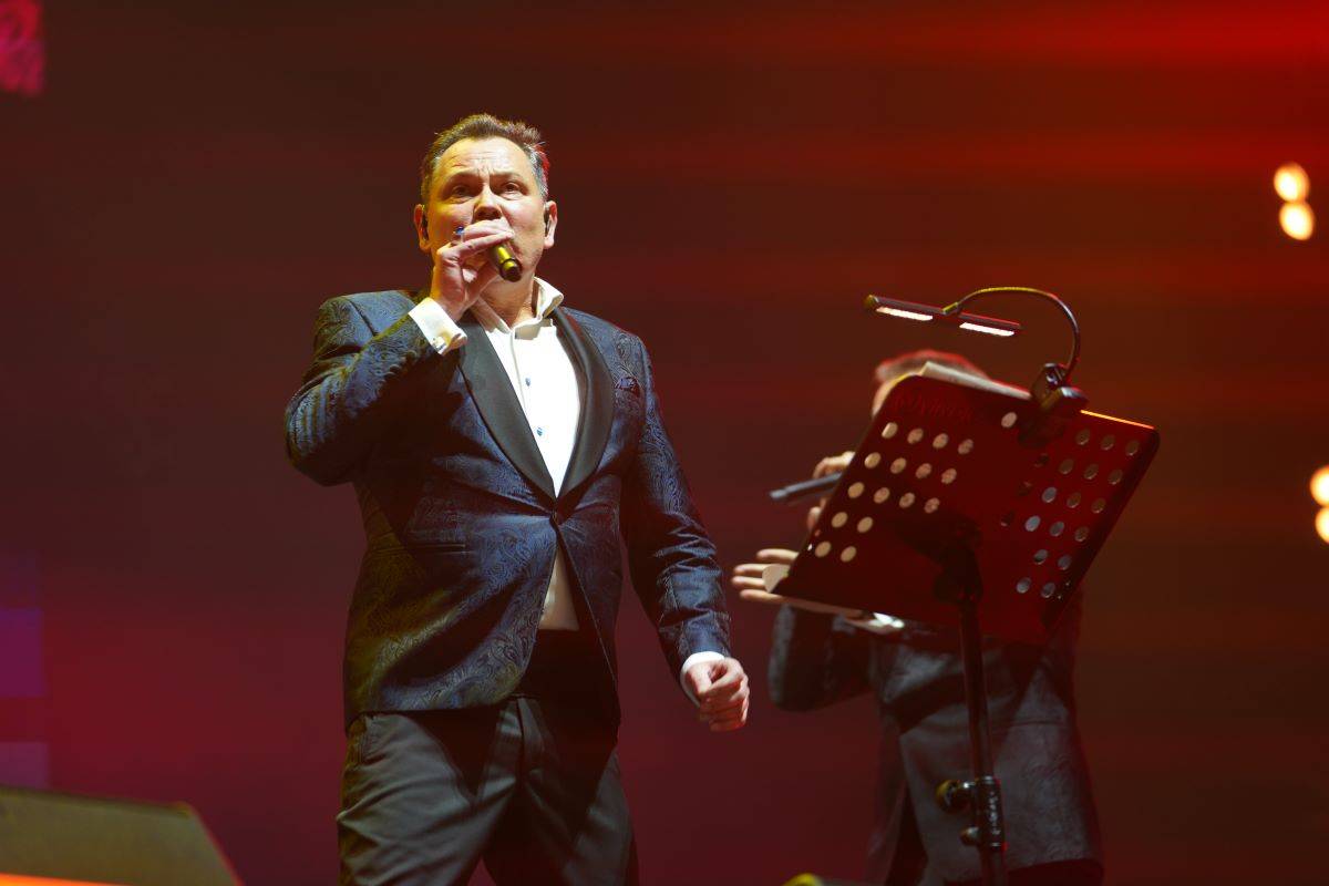 Český mejdan v O2 areně rozjeli Chinaski, Olympic, Čechomor s Lucií Bílou i O5 a Radeček