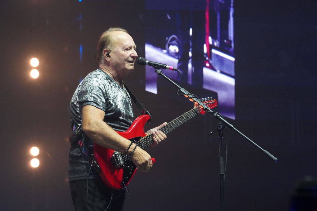 Český mejdan v O2 areně rozjeli Chinaski, Olympic, Čechomor s Lucií Bílou i O5 a Radeček