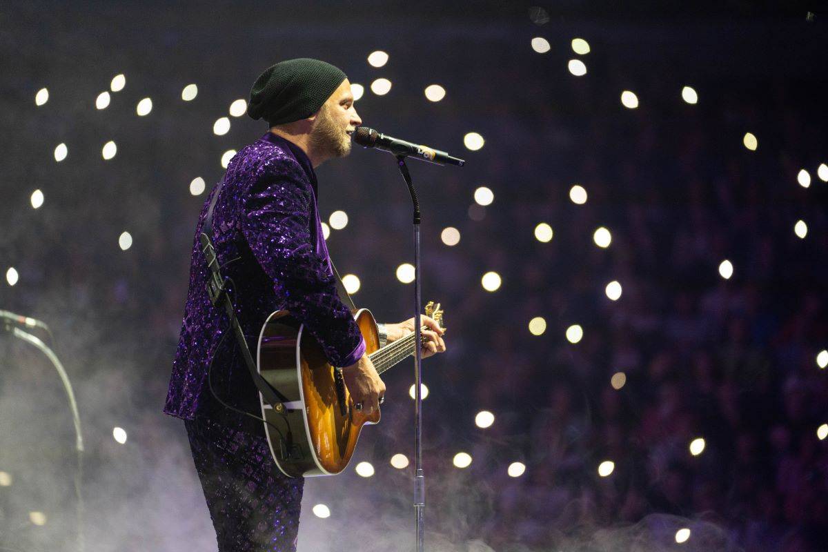 Český mejdan v O2 areně rozjeli Chinaski, Olympic, Čechomor s Lucií Bílou i O5 a Radeček