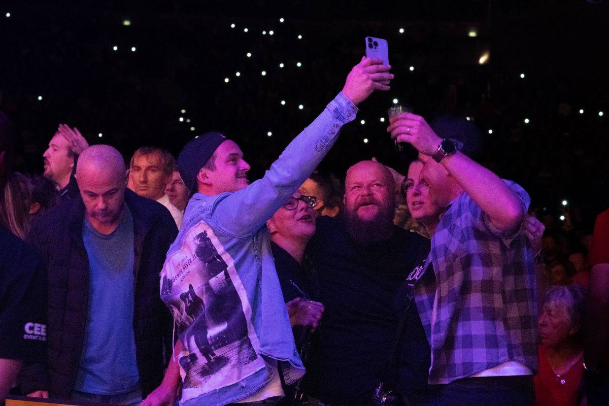 Český mejdan v O2 areně rozjeli Chinaski, Olympic, Čechomor s Lucií Bílou i O5 a Radeček