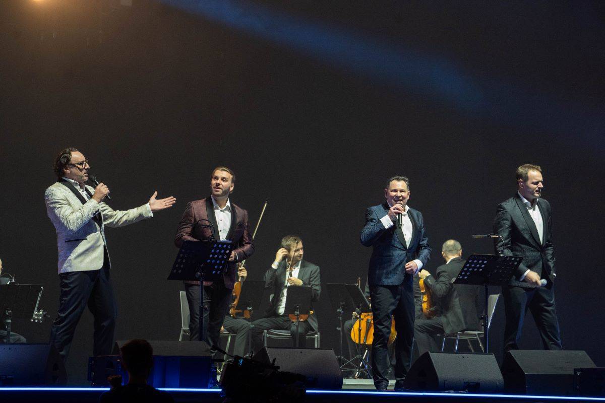 Český mejdan v O2 areně rozjeli Chinaski, Olympic, Čechomor s Lucií Bílou i O5 a Radeček