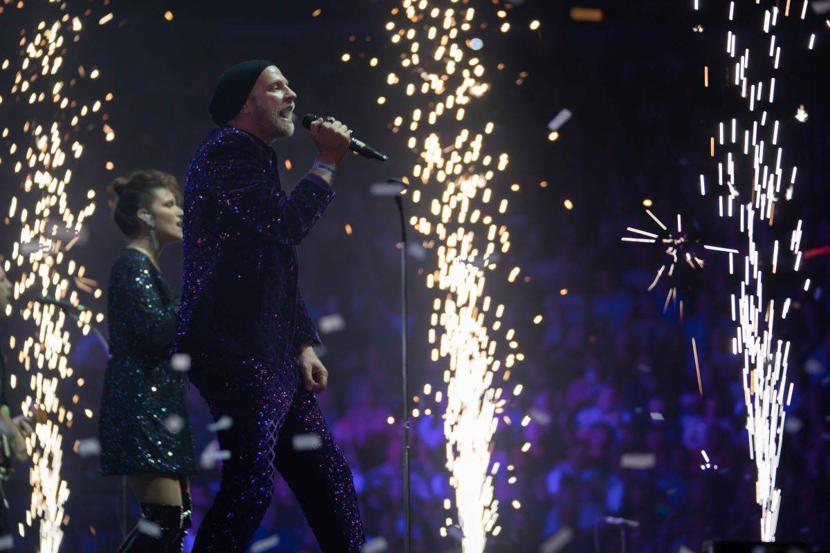 Český mejdan v O2 areně rozjeli Chinaski, Olympic, Čechomor s Lucií Bílou i O5 a Radeček