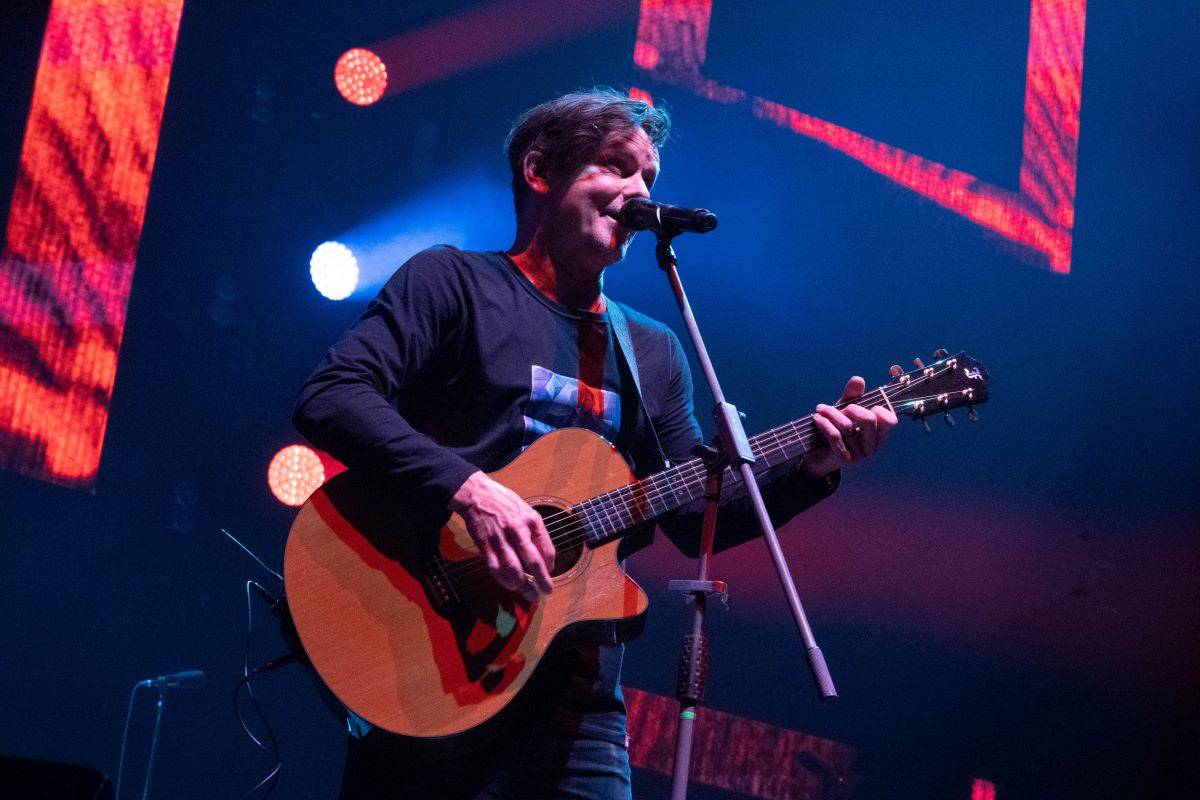 Český mejdan v O2 areně rozjeli Chinaski, Olympic, Čechomor s Lucií Bílou i O5 a Radeček