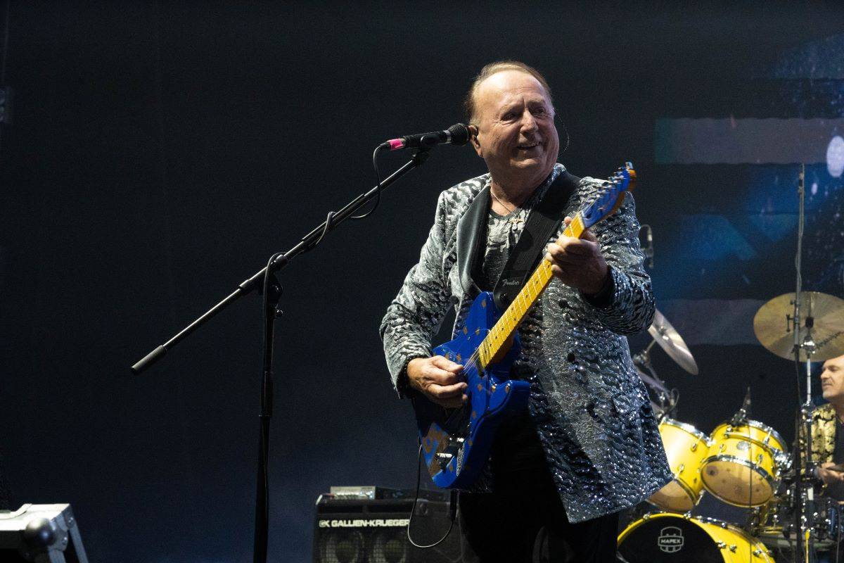 Český mejdan v O2 areně rozjeli Chinaski, Olympic, Čechomor s Lucií Bílou i O5 a Radeček