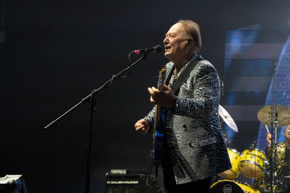 Český mejdan v O2 areně rozjeli Chinaski, Olympic, Čechomor s Lucií Bílou i O5 a Radeček